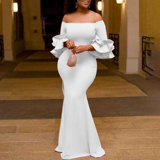 Robe de soirée élégante pour dames avec des volants dramatiques et une fente latérale Chic und Stil