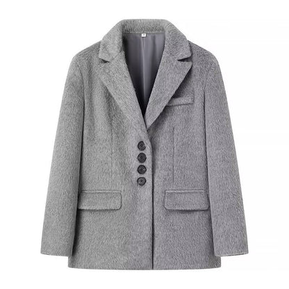 Blazer élégant pour femmes avec douce fourrure et détails décoratifs en boutons Chic und Stil