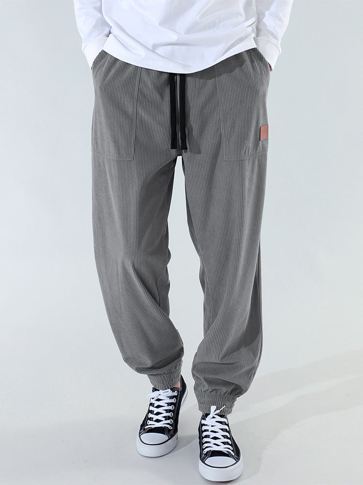 Comfortable casual pants for men with elastic waistband and relaxed fit Chic und Stil