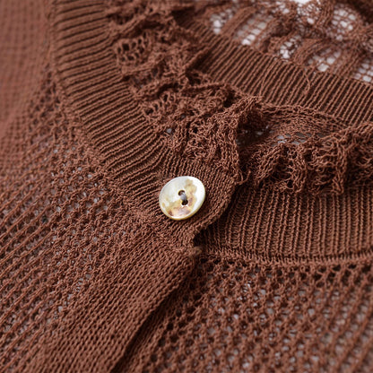 Dames doux haut en tricot avec détails volants et patte de boutonnage Chic und Stil