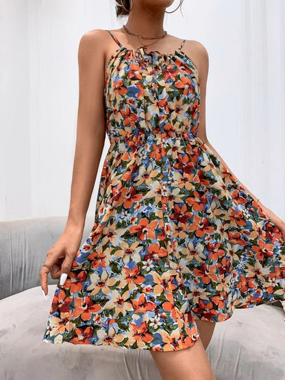 Robe d'été légère pour femmes avec un design floral et des bretelles réglables Chic und Stil