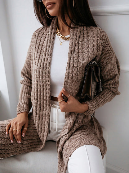 Ladies Chunky Knit Cardigan with Elegant Structure, Chic and Stylish