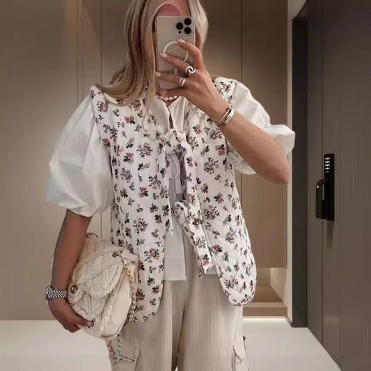 Robe sans manches pour femmes avec design floral et fermeture à nœud raffinée Chic und Stil