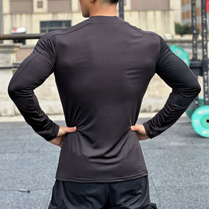 Functional long-sleeve shirt for men with high collar and innovative zipper Chic and Style