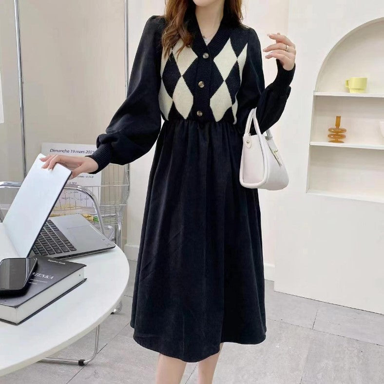Robe midi en tricot pour femmes avec un haut à boutons et un élégant motif côtelé Chic und Stil