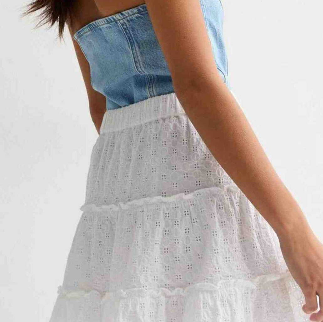 Dames Denim-Crop-Top avec chemisier romantique à volants Chic und Stil