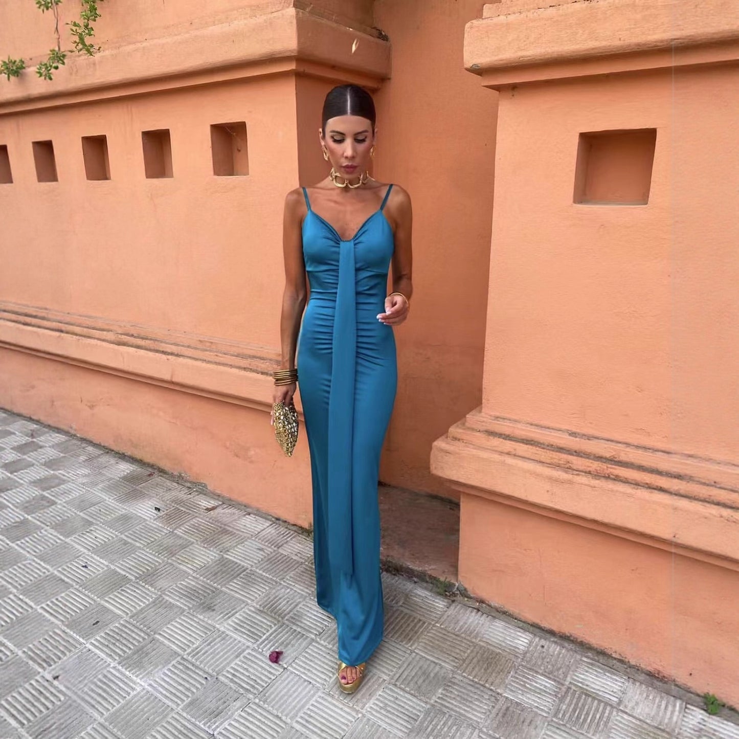 Robe longue ajustée pour femmes avec design élégant enroulé Chic und Stil