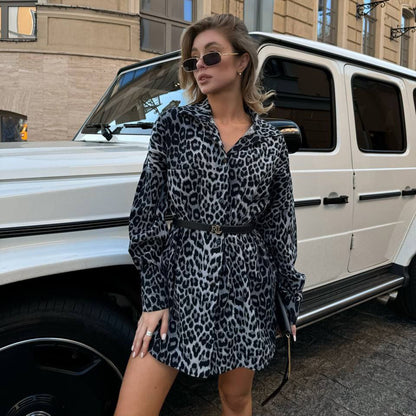 Robe chemise à motifs zèbres pour femmes avec ceinture à nouer à la taille Chic und Stil