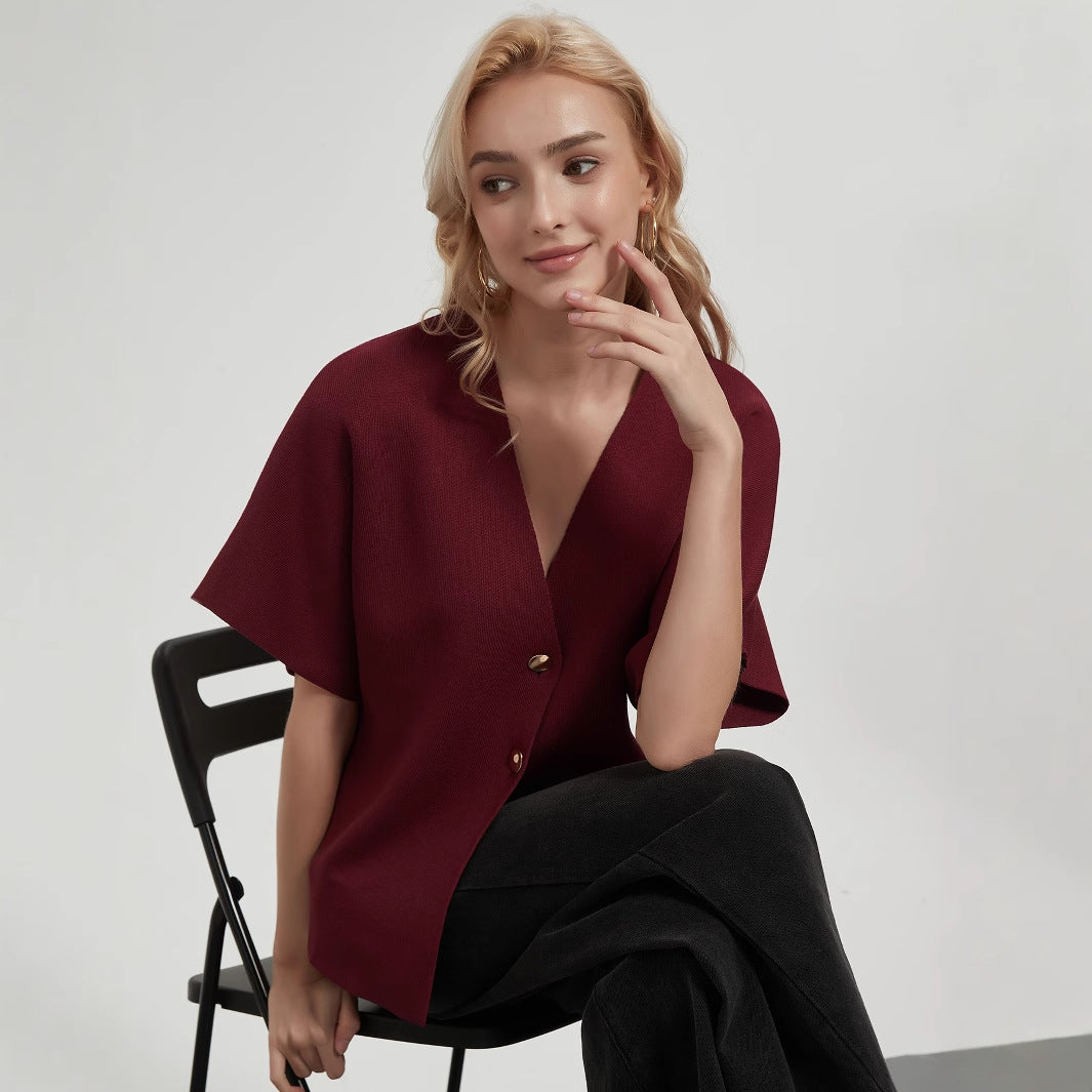 Dames cardigan à la mode avec décolleté en V profond et élégante patte de boutonnage Chic und Stil