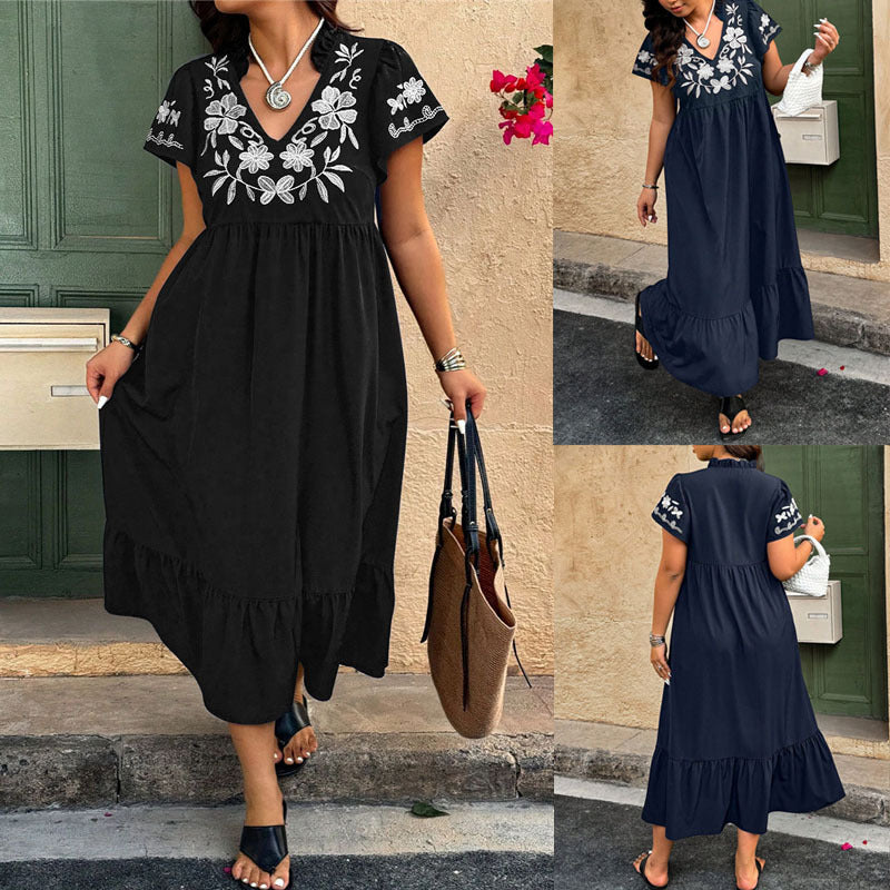 Robe maxi pour femmes avec design floral brodé et jupe volumineuse Chic und Stil