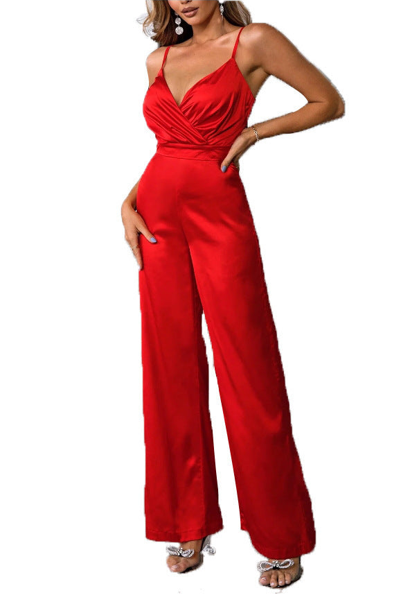 Dames élégante combinaison avec des bretelles spaghetti étroites et une silhouette sculptante Chic und Stil