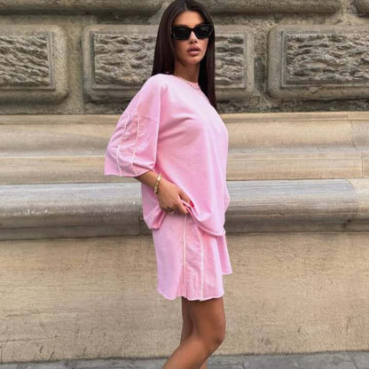 Ensemble décontracté pour femmes avec haut surdimensionné et shorts Chic und Stil