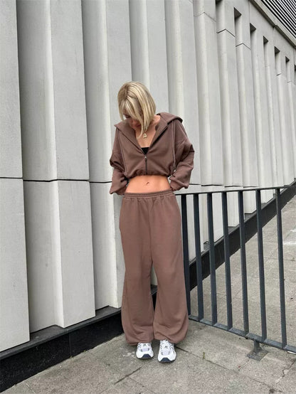 Women's sporty loungewear set with oversized hooded jacket and comfortable pants Chic and Style