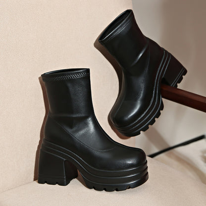 Bottes à tige haute tendance pour femmes avec un large talon bloc Chic und Stil