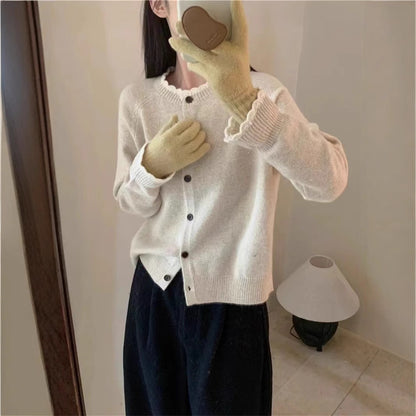 Dames cardigan en tricot douillet avec détail côtelé et fermeture à bouton Chic und Stil