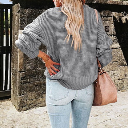 Pull en tricot pour femmes avec col montant et design troué raffiné Chic und Stil