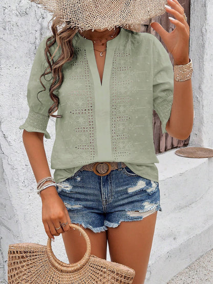 Blouse femme avec des broderies décoratives et des manches courtes bouffantes Chic und Stil