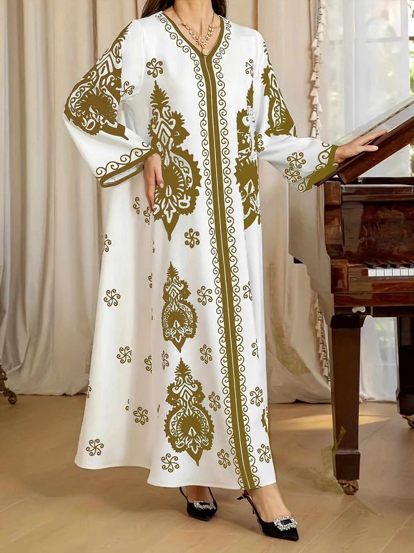 Robe kaftan pour dames avec un motif artistique et une coupe décontractée Chic und Stil