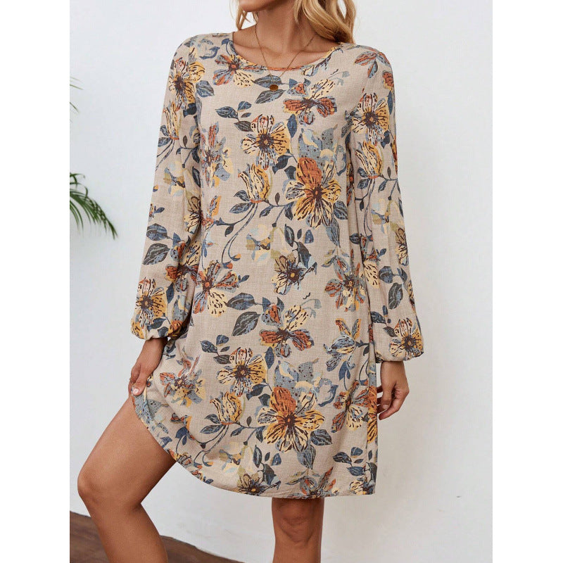 Robe de loisirs pour femmes au style décontracté avec des accents floraux Chic und Stil