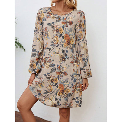 Robe de loisirs pour femmes au style décontracté avec des accents floraux Chic und Stil