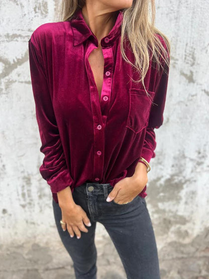 Chemisier en satin élégant pour femmes avec col classique et poche poitrine Chic und Stil