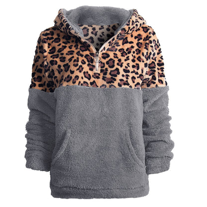 Pull à capuche confortable pour femmes avec un motif léopard excitant et poche kangourou Chic und Stil