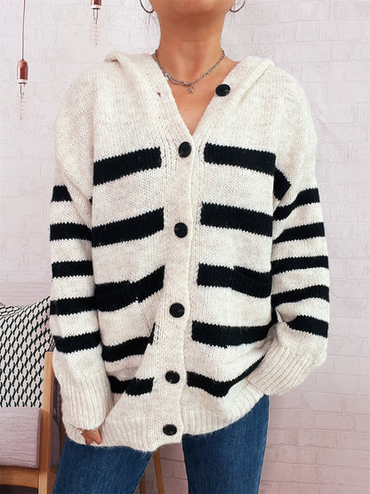 Dame oversized cardigan en tricot avec des rayures contrastantes et une capuche Chic und Stil