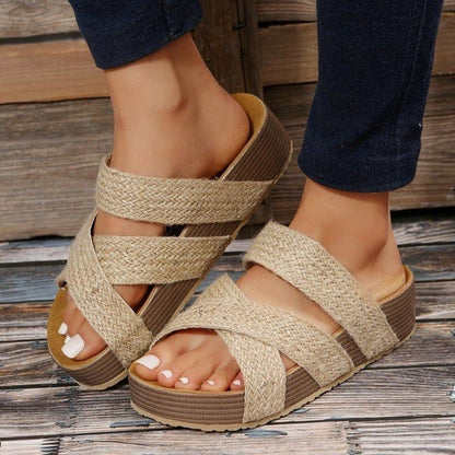 Sandales à talons compensés à brides croisées pour femmes Chic und Stil