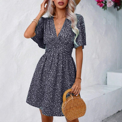 Robe d'été à décolleté en V avec fronces et manches ballon Chic und Stil