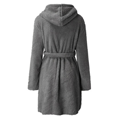 Robe de bain en polaire douillette pour femmes avec capuche et poches pratiques Chic und Stil
