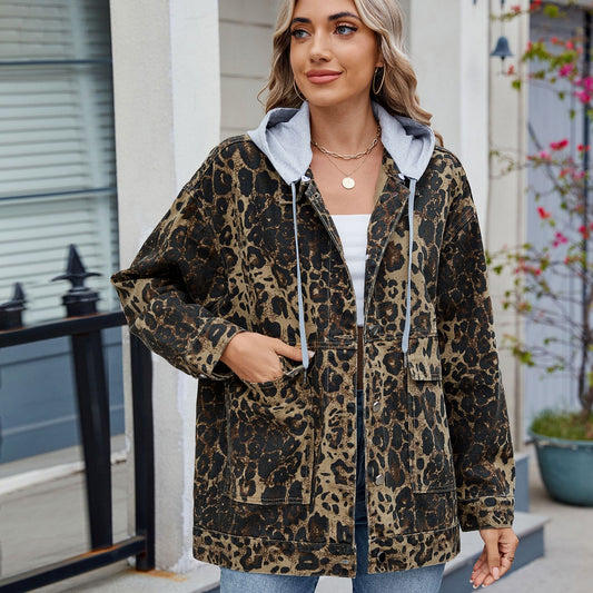 Veste en jean oversize pour femmes au design léopard moderne avec une coupe décontractée Chic und Stil