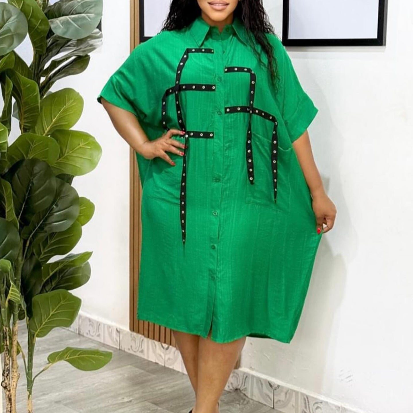 Chemisier oversize pour femmes avec des détails tendance et des bretelles contrastées Chic und Stil