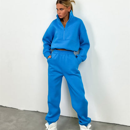 Ensemble de loisirs stylé pour femmes avec un pull à col montant et un jogging ample Chic und Stil