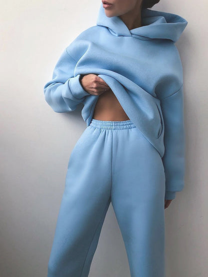 Sporty loungewear set for women with oversized hoodie and comfortable jogger pants Chic and Style