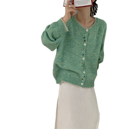 Cardigan pour femmes avec des détails de boutons colorés et un design fluide doux Chic und Stil