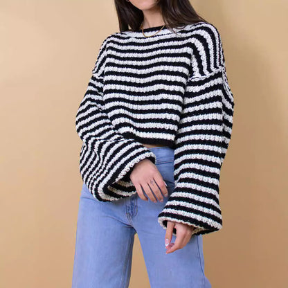 Femmes Pull en tricot court avec des manches évasées et un motif rayé Chic und Stil