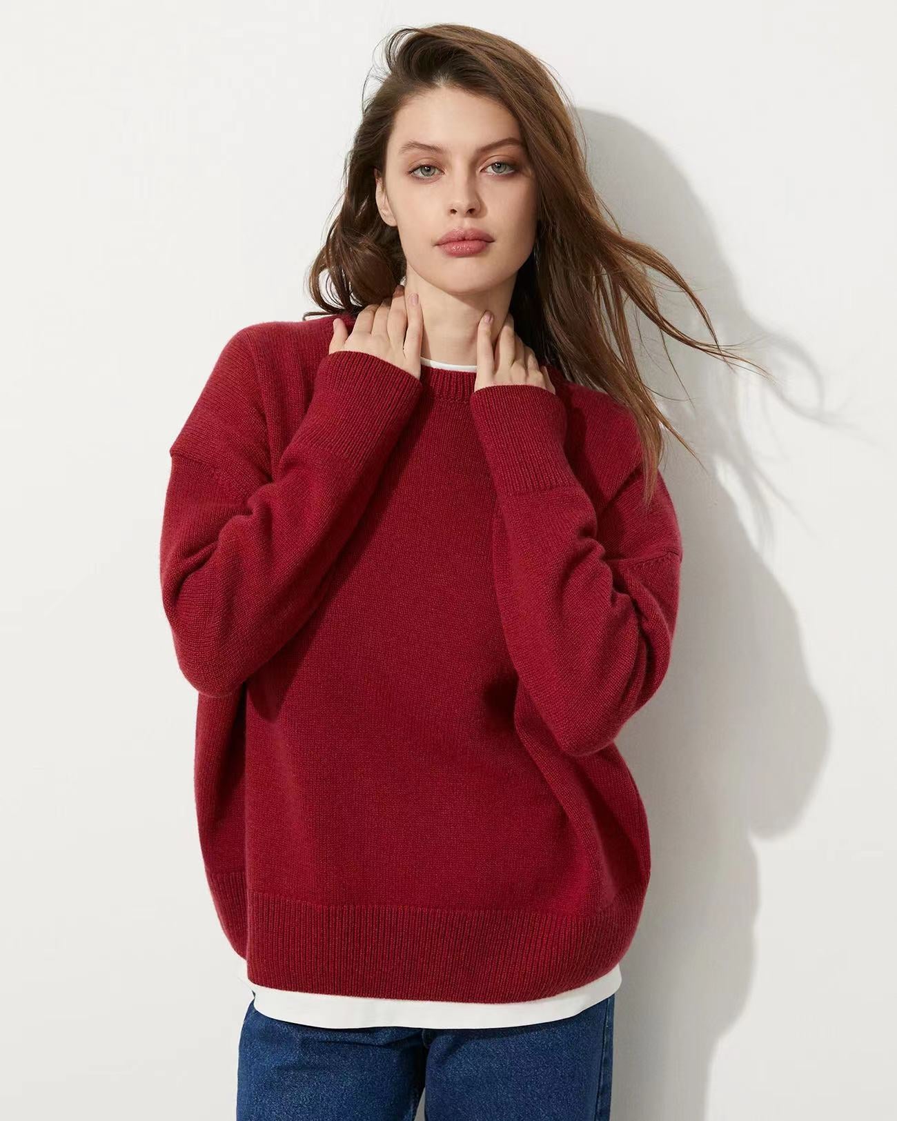 Pull en fine maille douillette pour femmes avec une coupe ample et un col rond Chic und Stil