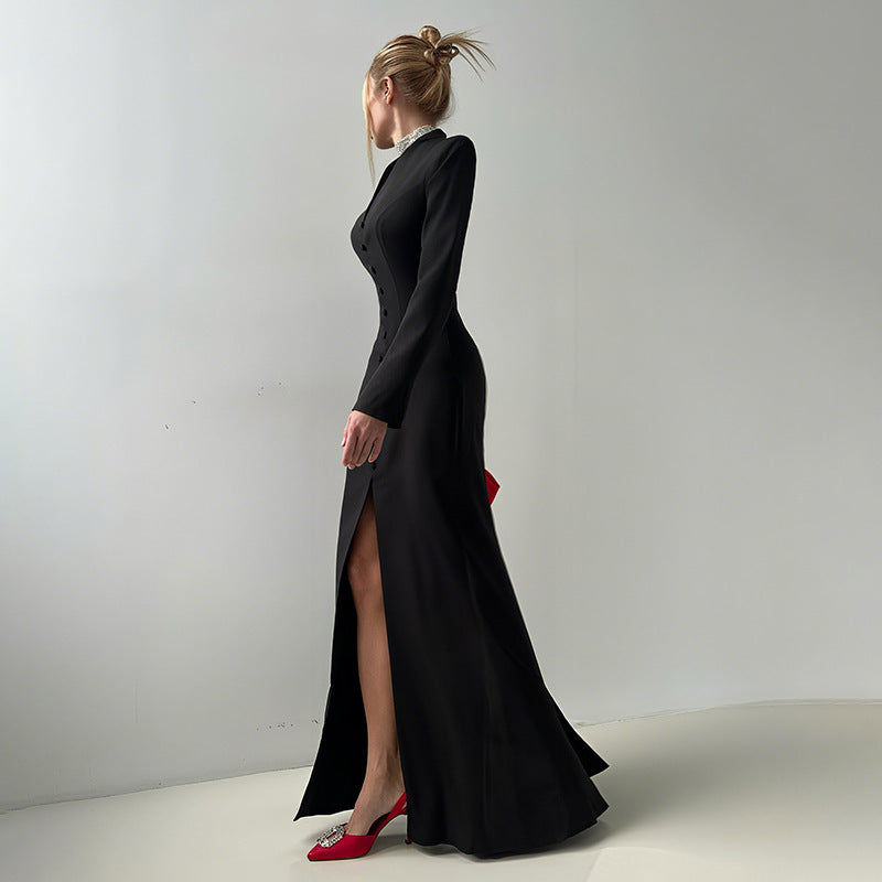 Robe maxi élégante pour femmes avec une coupe cintrée et des boutons Chic und Stil