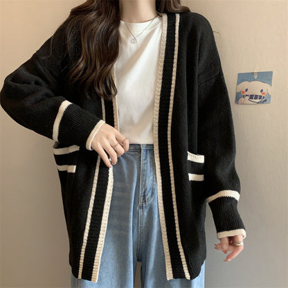 Dames cardigan décontracté avec grandes poches et détails contrastés Chic und Stil