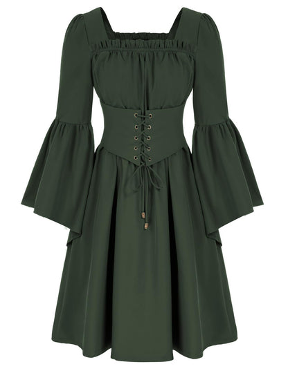 Robe médiévale femme avec des manches fluides et un détail de laçage Chic und Still