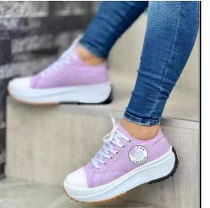 Baskets en toile sportives pour femmes au design urbain avec semelle en caoutchouc Chic und Stil