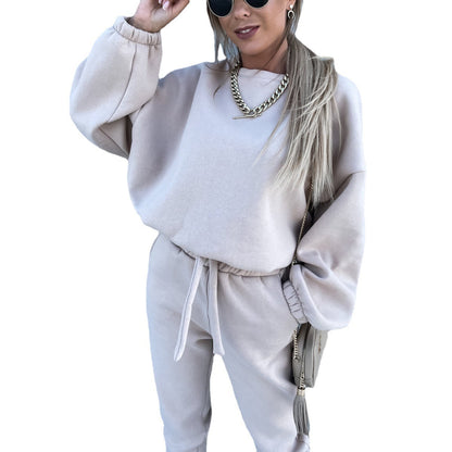 Trendy Crop Sweatshirt Set for Women and Comfortable Jogging Pants Chic and Style