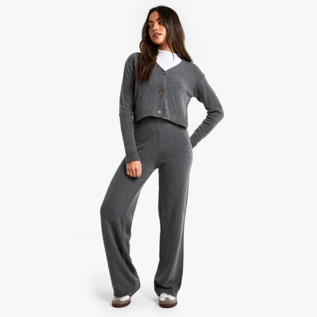 Women's loungewear set with stylish cardigan and comfortable loose pants Chic und Stil