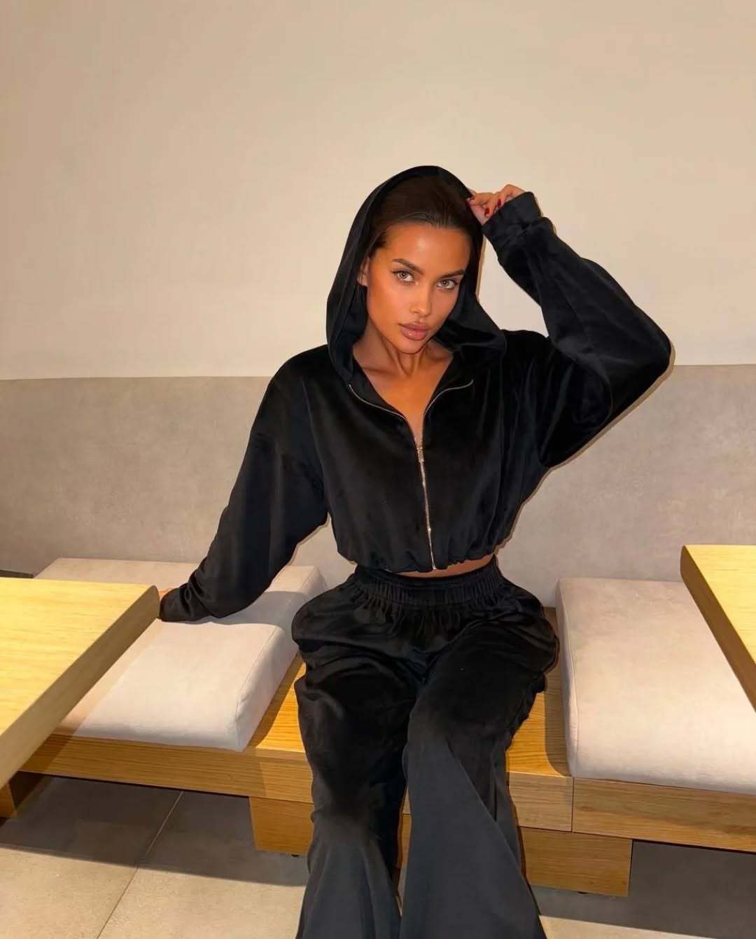 Dames doux velours combinaison à capuche Chic und Stil