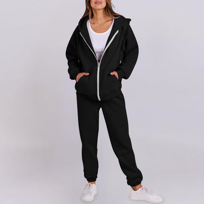 Casual women's sports set with hood and zipper Chic und Stil