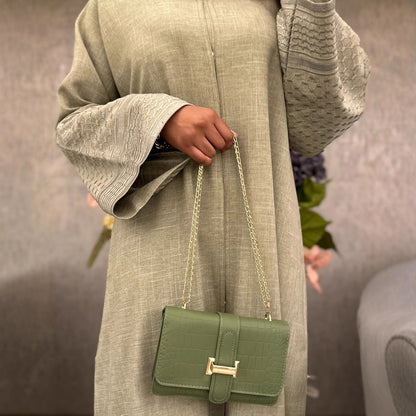 Robe maxi élégante pour femmes avec des manches trompette à la mode et des détails fins Chic und Stil