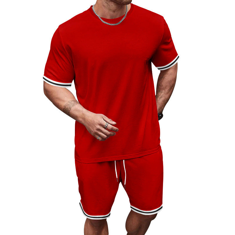 Ensemble de t-shirt sportif pour hommes et shorts avec tissu respirant et détails contrastés Chic und Stil