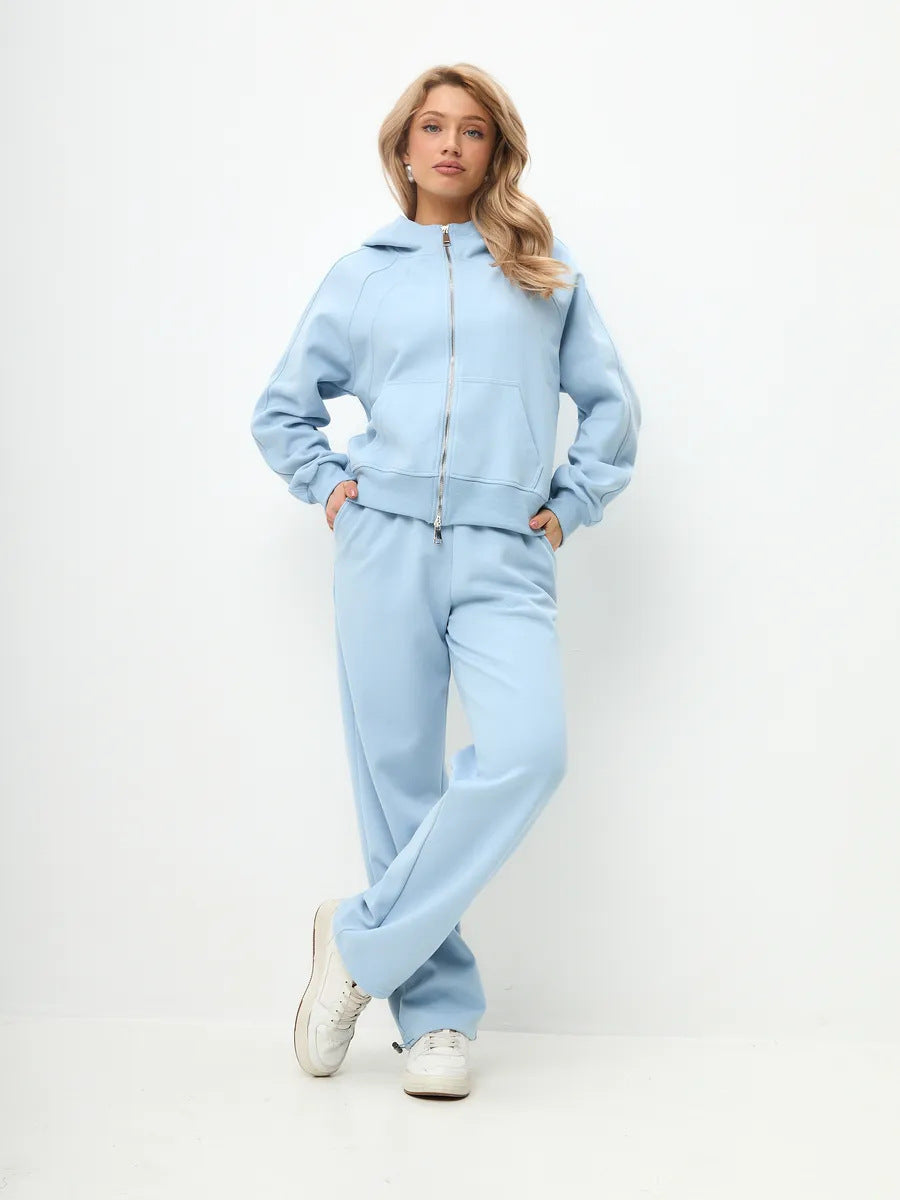 Chic and Style women's sporty hoodie and jogger pants set with fashionable zipper