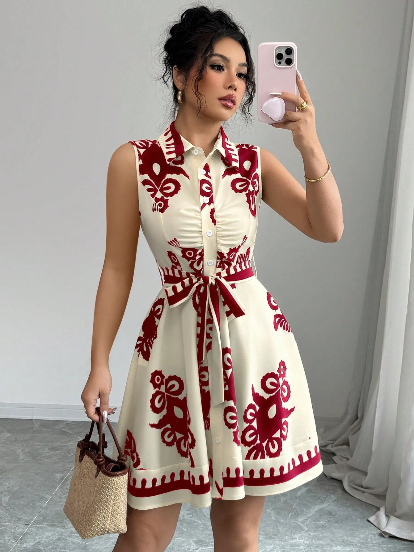 Robe d'été pour femmes avec coupe cintrée Chic und Stil