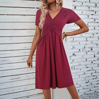 Combinaison pour femmes avec un design enveloppant ajusté et un élégant décolleté en V Chic und Stil